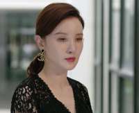 婚礼前天，未婚妻将新郎换成旧爱，我假装不知出国深造