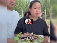 阿杜带老壳子去看医生了，老壳子闹肚子也没心情吃东西