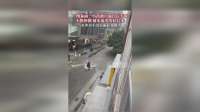 广州突发暴雨，小孩连人带车被冲走！外卖小哥狂奔救人，最新消息