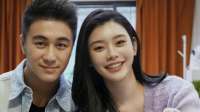 何猷君夫妇澳门逛街被偶遇，奚梦瑶被赞好瘦接地气，保镖全程陪同