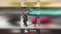 男子还在背后玩阴的，我都替美女捏一把汗，最终自作自受！
