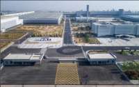 285台机器人+100%自动化：领克03工厂拿奖拿到手软是应该的