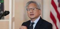 他是黄仁勋的哥哥，从小在美国打拼，兄弟五官相似，对弟弟评价高