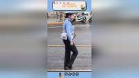 女交警现场执勤 ，致敬一线执勤交警