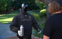 美国机器人三巨头特斯拉、Figure、1X，正在把竞争带向“Physical AI”