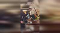 姑姑抱起儿子，直接殴打一顿，妈妈看后泪流满面