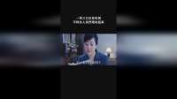 一家三口正在吃饭，不料女人突然呕吐起来