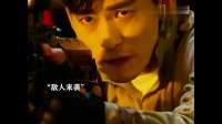 妈妈没教小孩别玩枪，若奶奶看到此场景，估计得气得不轻