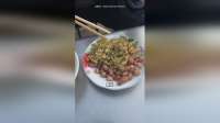 山东大集，卖席大叔早餐元，小日子真惬意