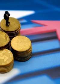 基金公司自购股票型基金超26亿元 
