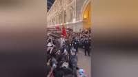 中国天团俄罗斯阅兵再引狂潮，喝彩声颂英雄风采