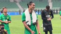 北京国安4-2青岛海牛，赛后国安球迷唱起张稀哲之歌和张玉宁之歌