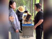 李佳去看看蜂蜜，没想到阿杜带着老壳子来了