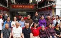 擦肩60年！浙江大妈偶遇面熟大姐，一查是亲姐