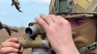 俄罗斯炮兵部队使用 2S3“阿卡齐亚”自行火炮在扎波罗热方向摧毁乌克兰阵地的战斗画面