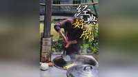 农村炒制现场趣事多，笑声不断生活真滋味