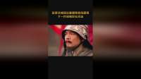 敌军攻城使出盾牌阵抵挡箭雨，下一秒却被巨石攻击