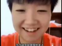 小嘴叭叭全是梗，莎宝的喜庆感看一次笑一次