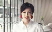 父亲逼女儿参加自己婚礼，爱情神话破碎后劲太足